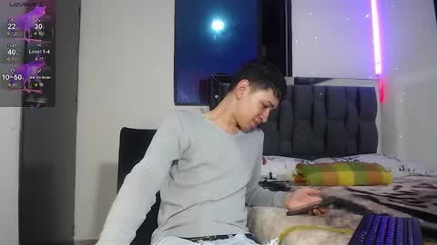 Snapshot of twink_daren chatting on 02-27-25, 05:36 Mr Daren online show from 02-27-25, 05:36