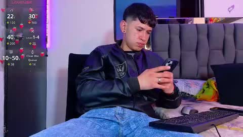 Snapshot of twink_daren chatting on 09-09-25, 04:50 Mr Daren online show from 09-09-25, 04:50