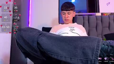 Snapshot of twink_daren chatting on 09-11-25, 05:02 Mr Daren online show from 09-11-25, 05:02