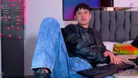 Snapshot of twink_daren chatting on 09-17-25, 06:53 Mr Daren online show from 09-17-25, 06:53