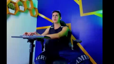 Snapshot of twink_scott19 chatting on 10-18-25, 08:31 twink_scott19 online show from 10-18-25, 08:31