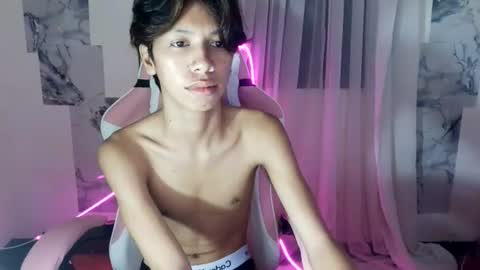 Snapshot of twink_sunny chatting on 07-28-26, 08:52 sunny online show from 07-28-26, 08:52