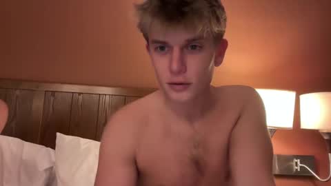 Snapshot of twinkytwunky chatting on 01-09-26, 04:04 twinkytwunky online show from 01-09-26, 04:04