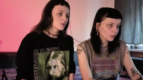 Snapshot of twins_terror chatting on 06-15-26, 04:20 Sin and Skin online show from 06-15-26, 04:20