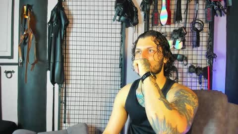 Snapshot of twisted_fantasy_ chatting on 02-06-25, 12:05 Clio Tadeo online show from 02-06-25, 12:05