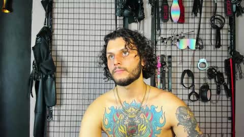 Snapshot of twisted_fantasy_ chatting on 02-07-25, 03:19 Clio Tadeo online show from 02-07-25, 03:19