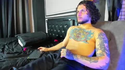 Snapshot of twisted_fantasy_ chatting on 03-04-25, 03:37 Clio Tadeo online show from 03-04-25, 03:37