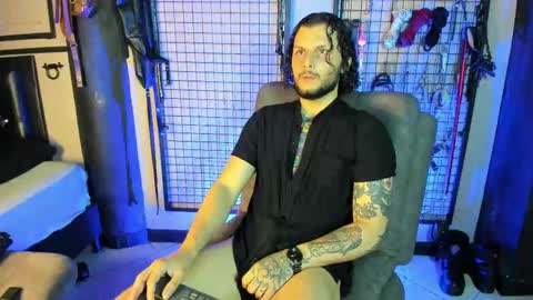 Snapshot of twisted_fantasy_ chatting on 03-12-25, 01:36 Clio Tadeo online show from 03-12-25, 01:36