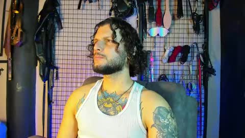 Snapshot of twisted_fantasy_ chatting on 03-12-25, 04:41 Clio Tadeo online show from 03-12-25, 04:41