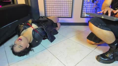 Snapshot of twisted_fantasy_ chatting on 09-11-25, 05:51 Clio Tadeo online show from 09-11-25, 05:51