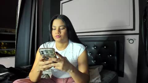 Snapshot of twisted_fantasy_ chatting on 11-10-25, 12:31 Clio Tadeo online show from 11-10-25, 12:31