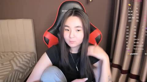 Snapshot of twitty_kiki chatting on 03-08-26, 08:12 Kiki online show from 03-08-26, 08:12