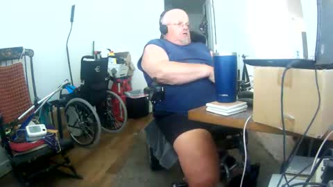 Snapshot of two_wheels_two_balls chatting on 06-06-26, 04:12 two_wheels_two_balls online show from 06-06-26, 04:12