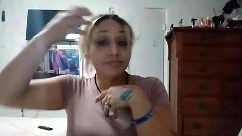 Twocrazy85 online show from 11-12-25, 10:04