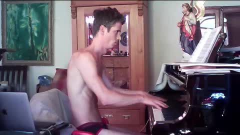 TobeBritta online show from 09-24-25, 01:47