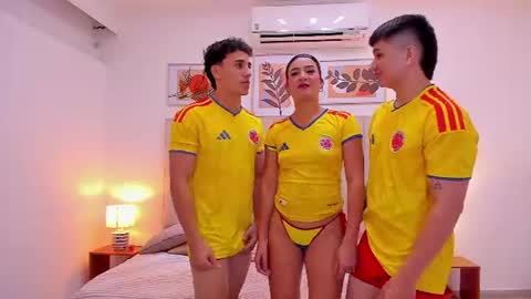 Sara LoenardNataly and Emilio online show from 06-24-26, 02:21