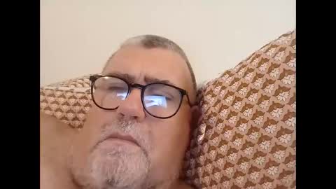 twohats2810 online show from 11-30-25, 10:03