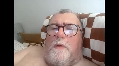 twohats2810 online show from 06-06-26, 10:42