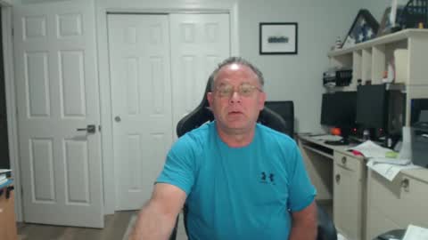 Twopeopleinlove online show from 10-01-25, 10:10