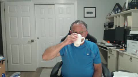 Twopeopleinlove online show from 10-10-25, 10:03