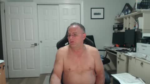 Twopeopleinlove online show from 11-24-25, 10:37