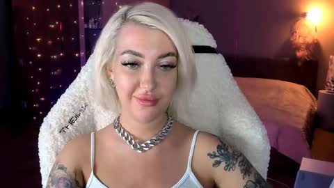 Miley online show from 02-25-25, 03:16