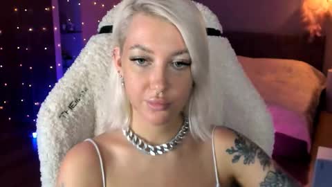 Miley online show from 11-21-25, 02:05