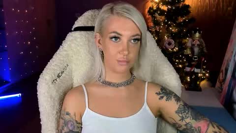 Miley online show from 01-10-26, 01:02