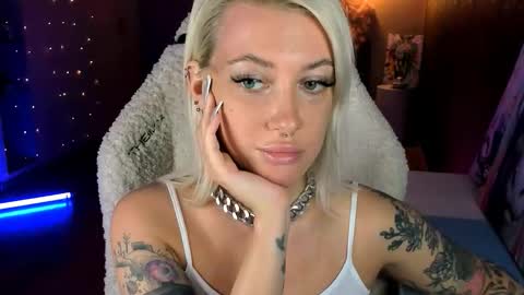 Miley online show from 02-19-26, 01:18