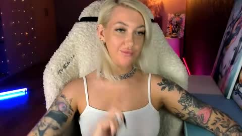 Snapshot of tykioty_miley chatting on 05-23-26, 12:31 Miley online show from 05-23-26, 12:31