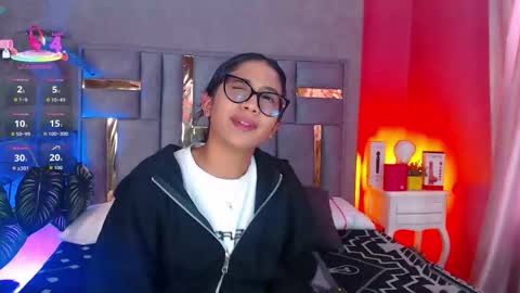 tyla_ks online show from 12-18-25, 07:53