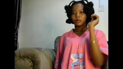 Snapshot of tylaluv chatting on 09-19-25, 11:27 Jelena online show from 09-19-25, 11:27