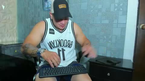 Snapshot of tyleer_scot chatting on 03-24-26, 07:52 Tyleer Scot online show from 03-24-26, 07:52