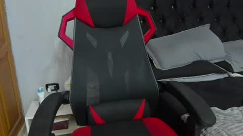 tyler_hank1 online show from 07-15-26, 10:37