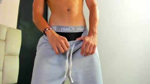 Snapshot of tyler_noir chatting on 07-06-26, 06:21 tyler_noir online show from 07-06-26, 06:21