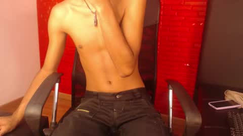 tyler_wolf_1 online show from 10-07-25, 11:18