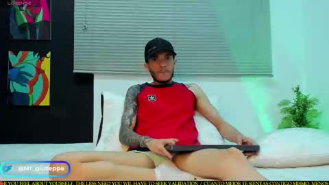 Snapshot of tylergiuseppe_ chatting on 12-20-25, 09:33 tylergiuseppe_ online show from 12-20-25, 09:33