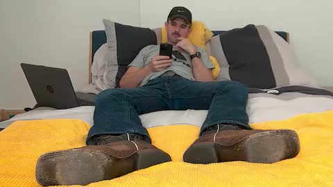 Snapshot of tylerlogan813 chatting on 09-29-25, 08:57 TylerLogan813 online show from 09-29-25, 08:57