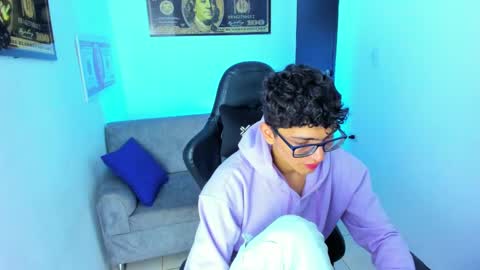   online show from 02-12-25, 02:56