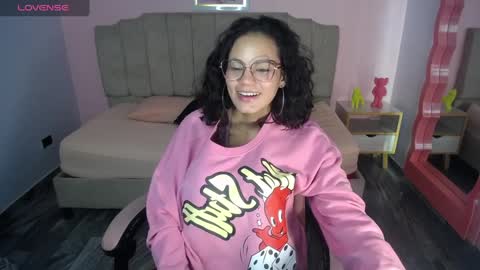 Snapshot of tyna_ch chatting on 12-20-24, 01:47 TYNA online show from 12-20-24, 01:47