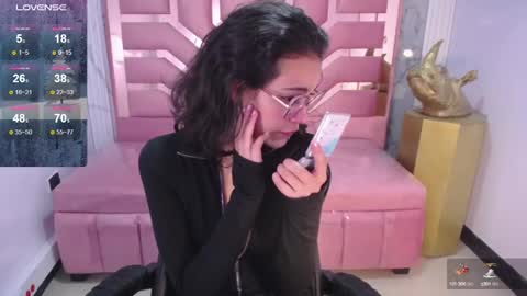 Snapshot of tyna_ch chatting on 12-27-24, 08:07 TYNA online show from 12-27-24, 08:07