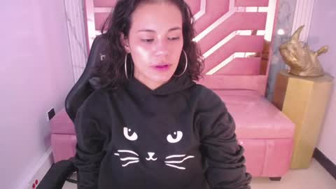Snapshot of tyna_ch chatting on 12-29-24, 04:19 TYNA online show from 12-29-24, 04:19
