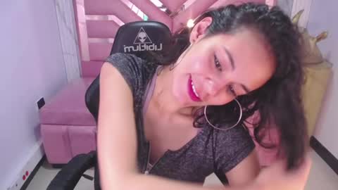 Snapshot of tyna_ch chatting on 12-29-24, 07:22 TYNA online show from 12-29-24, 07:22