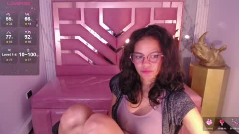 Snapshot of tyna_ch chatting on 01-13-25, 11:49 TYNA online show from 01-13-25, 11:49