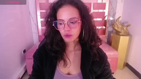 Snapshot of tyna_ch chatting on 01-15-25, 06:19 TYNA online show from 01-15-25, 06:19