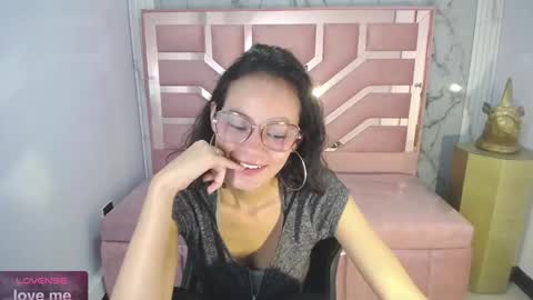 Snapshot of tyna_ch chatting on 02-04-25, 05:01 TYNA online show from 02-04-25, 05:01
