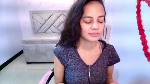 Snapshot of tyna_ch chatting on 02-26-25, 04:35 TYNA online show from 02-26-25, 04:35