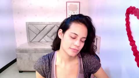 Snapshot of tyna_ch chatting on 02-26-25, 07:38 TYNA online show from 02-26-25, 07:38