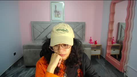 Snapshot of tyna_ch chatting on 06-01-26, 12:51 TYNA online show from 06-01-26, 12:51
