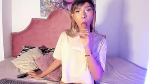 Snapshot of tyra_honey chatting on 06-07-26, 08:34 Tyra pretty Honey online show from 06-07-26, 08:34